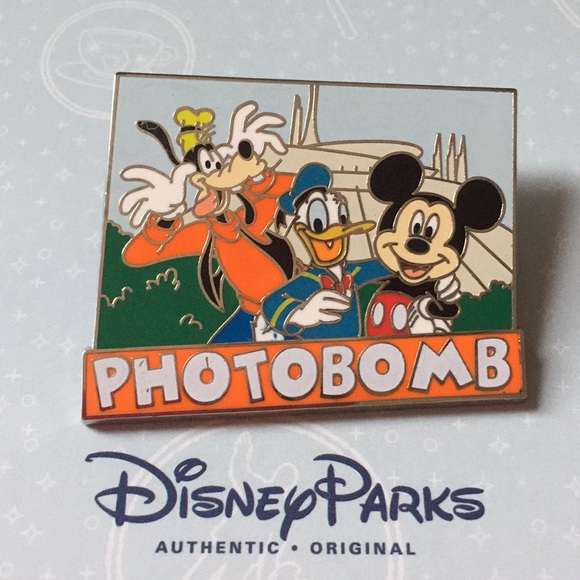 Disney Accessories - Disney Parks Mickey, Donald, Goofy Photobomb Pin